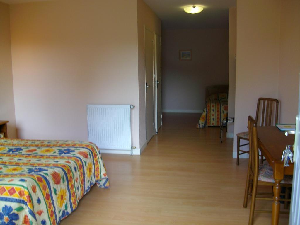 Logis Auberge La Grange De Renaudet Larche  Room photo