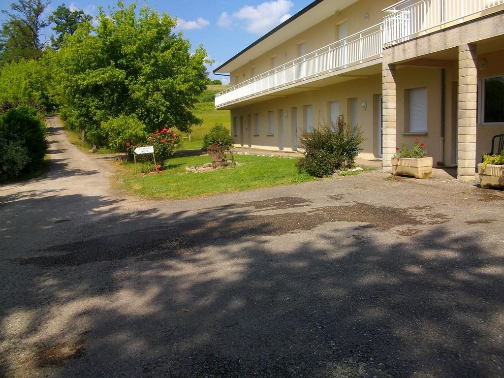 Logis Auberge La Grange De Renaudet Larche  Exterior photo
